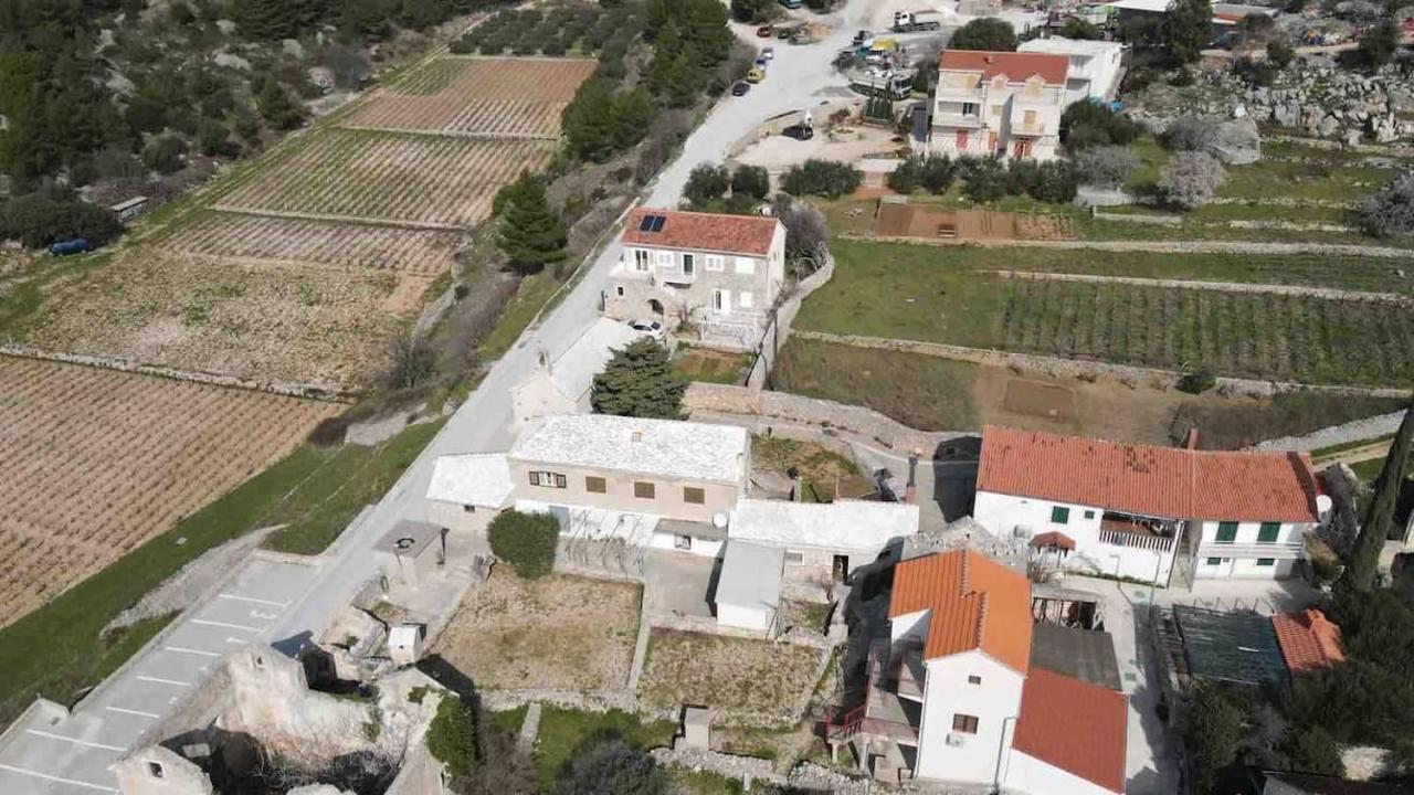 Apartments Adriana Bol Exterior photo